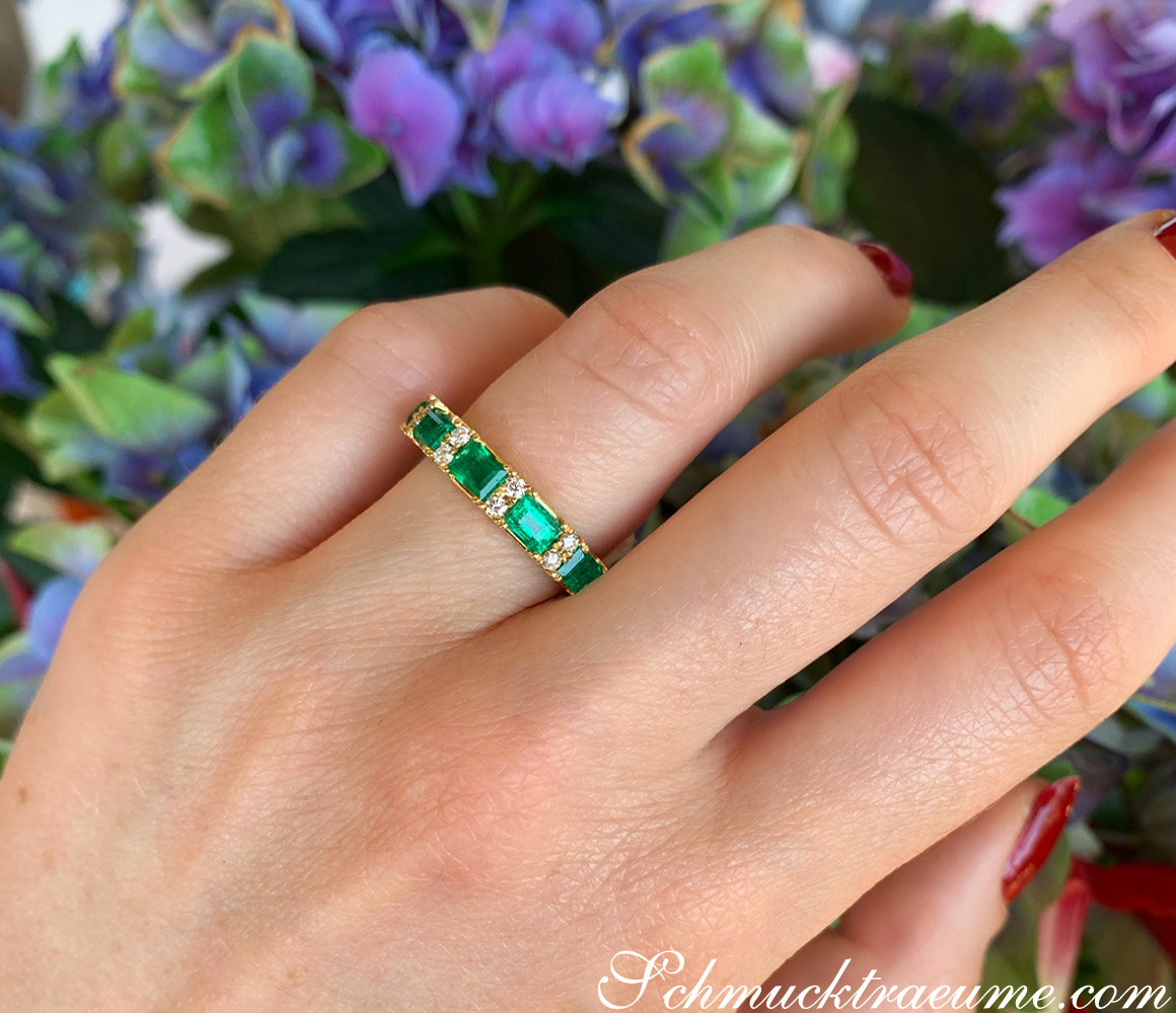Stattlicher Smaragd Ring mit Brillanten in Bicolor Fertigung - Image 9