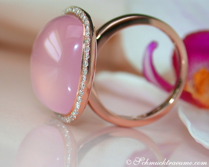 Rosenquarz-Ring mit Diamanten in Roségold, Detailaufnahme