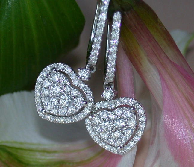 Elegante Diamant Ohrringe im Herz Design - Image 1 Elegante Diamant Ohrringe im Herz Design - Image 1