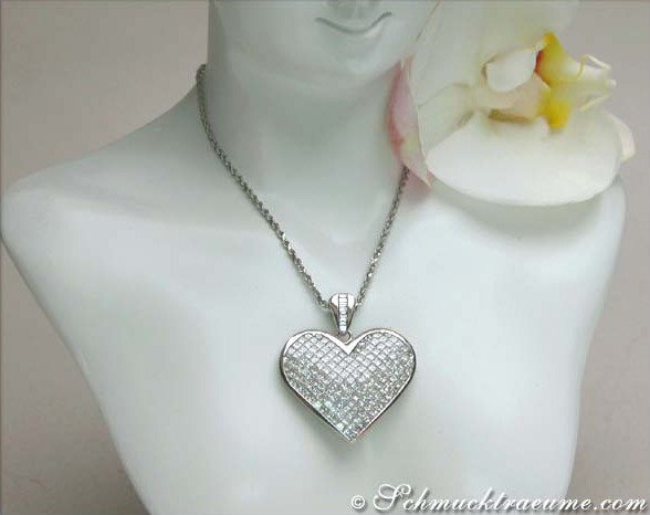 Diamant Herz Anhänger in Weißgold, 151 Diamanten, Prinzessin-Schliff, elegant und luxuriös