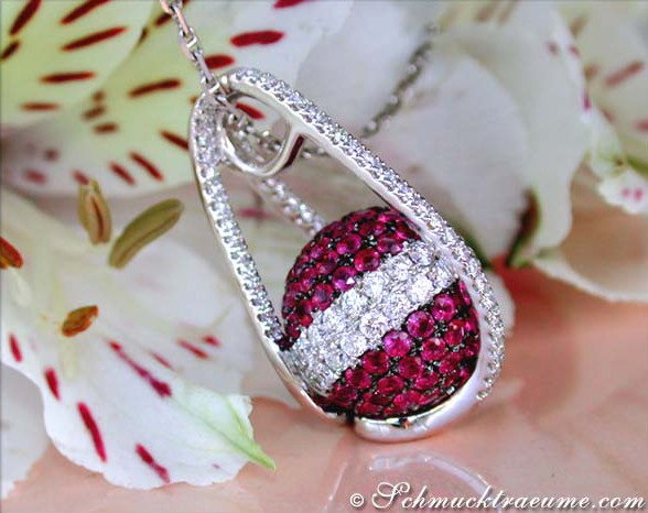 Silberne Halskette mit Rubin und Diamanten, Detailaufnahme
