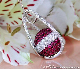 Silberne Halskette mit Rubin und Diamanten, Detailaufnahme
