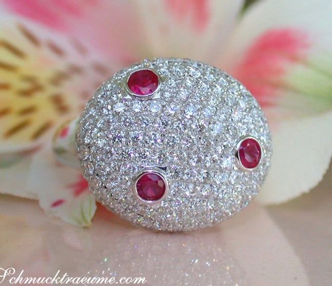 Opulenter Rubin Brillanten Ring - Image 1 Opulenter Rubin Brillanten Ring - Image 1