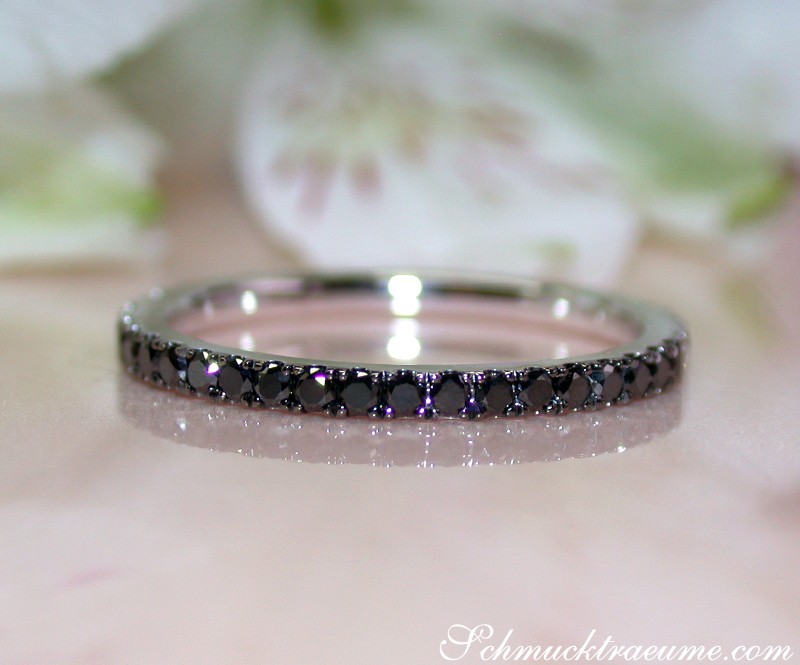 Wandelbarer Memory Ring mit weißen und schwarzen Diamanten - Image 9