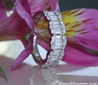 Weißgold 750 Diamant Ring mit Baguette- und Brillantenbesatz