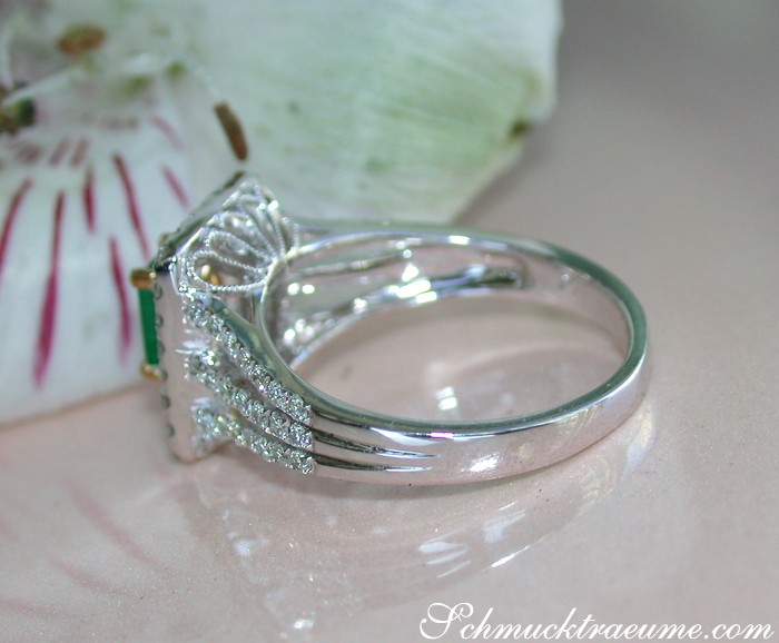 Ausgesuchter Smaragd Ring mit Brillanten - Image 6