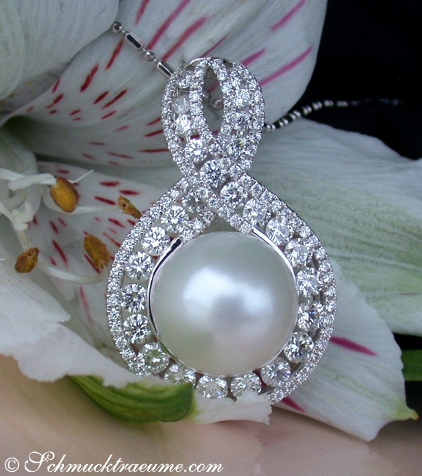 Südseeperlen-Anhänger in Weißgold mit Brillanten, 12-13 mm, exquisiter Luxus