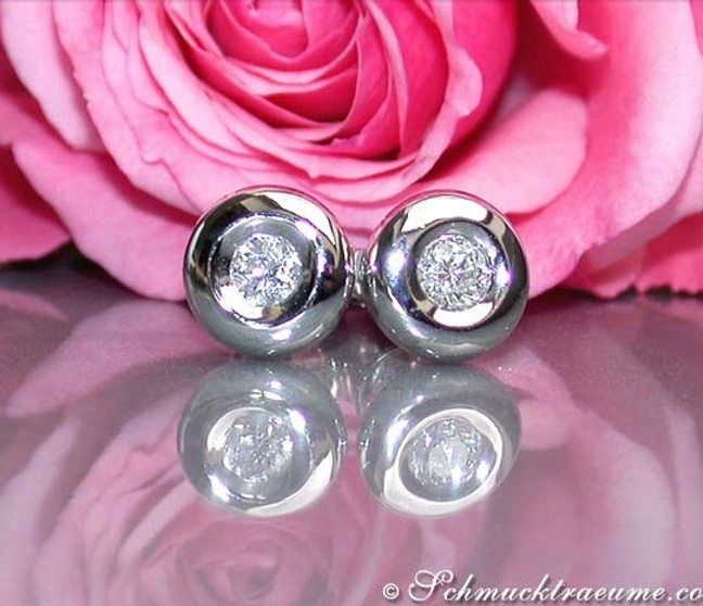 Ungewöhnliche Brillanten Solitär Ohrstecker auf rosa Rose Ungewöhnliche Brillanten Solitär Ohrstecker auf rosa Rose