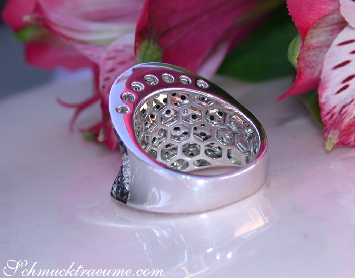 Stattlicher Ring mit schwarzen Diamanten im Zig-Zag Design - Image 7