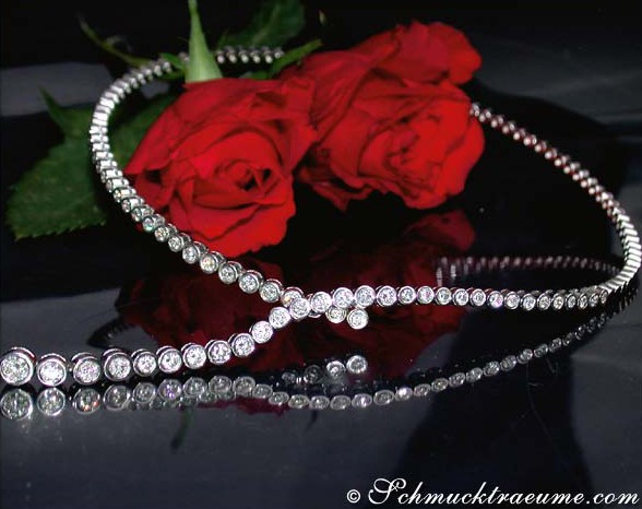 Exquisites Brillanten Y-Collier in Weißgold 750 mit 52 Brillanten