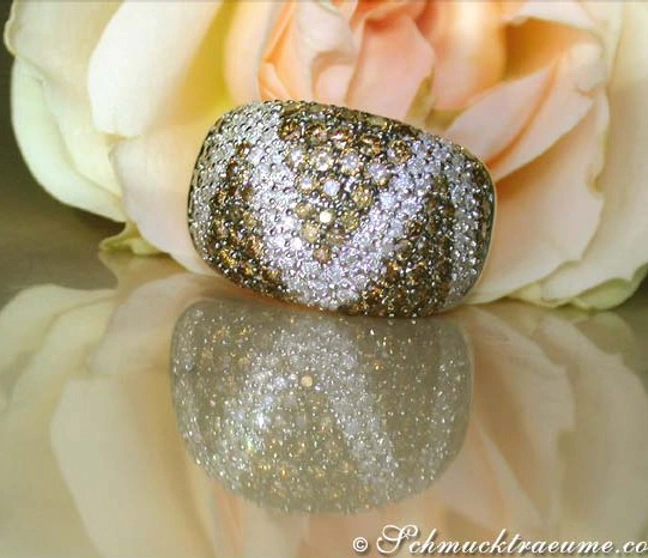 Naturbrauner Brillanten-Ring im Zick-Zack-Design mit Gelbgold 585 Naturbrauner Brillanten-Ring im Zick-Zack-Design mit Gelbgold 585