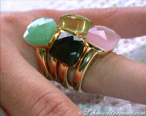 Goldener Zitronenquarz-Ring mit drei Farben auf Hand.