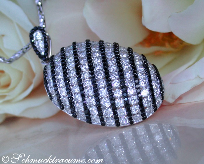Prachtvoller Anhänger mit schwarzen Diamanten - Image 3