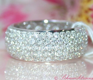 Fünfreihiger Brillanten Memory Ring in Weißgold, rundum mit 195 Brillanten (3,37 cts. tw-si)