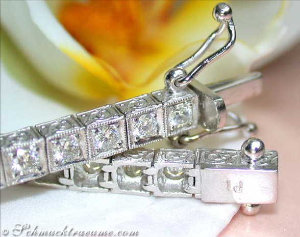 Diamant-Tennisarmband in Platin 950, detailreich, Art Déco-Stil, blühendes Blütenhintergrund