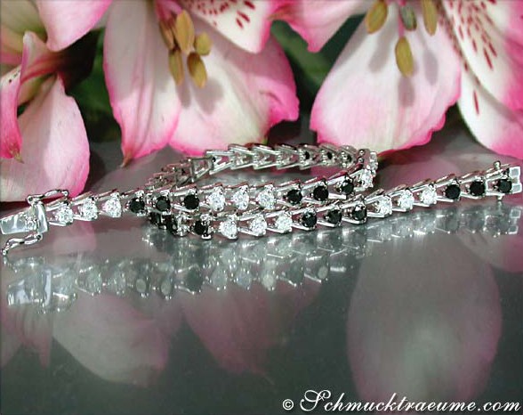 Schwarz-Weiß-Diamant-Tennisarmband aus Weißgold 585