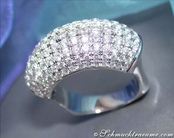 Exklusiver Diamanten Pavé Ring in Weißgold 750, detailreich, elegant, hochglänzend