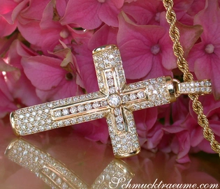 Gelbgold 750 Kreuzanhänger mit Brillanten, raffiniertes Design