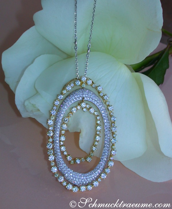 Unübersehbarer Brillanten-Anhänger mit gelben Diamanten und weißem Gold