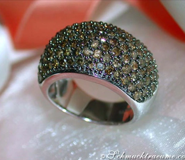 Zeitloser Ring mit naturbraunen Brillanten - Image 1 Zeitloser Ring mit naturbraunen Brillanten - Image 1