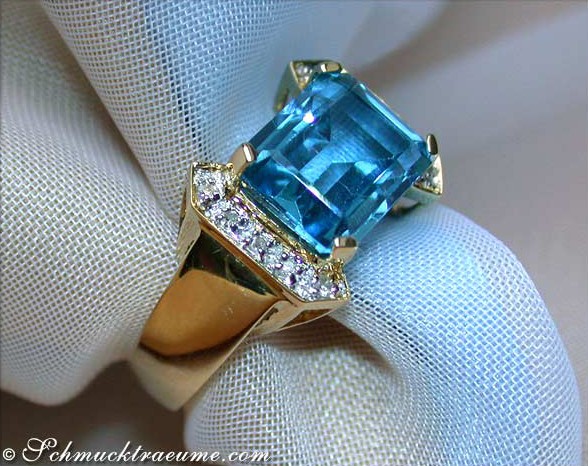 Feiner Blautopas Ring mit Diamanten - Image 3