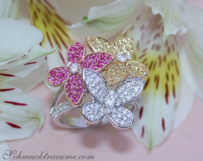Schmetterling-Ring aus Roségold, Gelbgold & Weißgold mit Rubinen & Saphiren