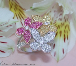 Schmetterling-Ring aus Roségold, Gelbgold & Weißgold mit Rubinen & Saphiren