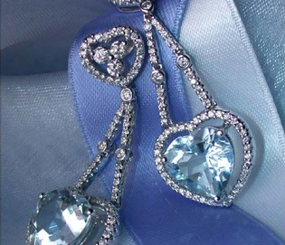 Aquamarin Herz Ohrringe mit Brillanten in Weißgold 750