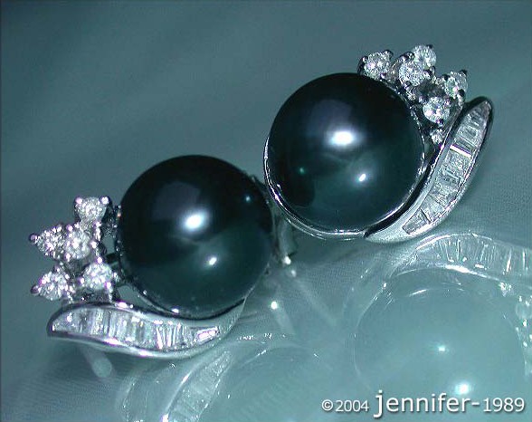 Weißgold-Tahitiperlen-Ohrstecker mit 0.440 Karat Diamanten