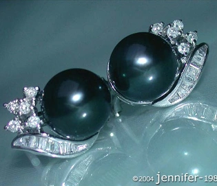 Weißgold-Tahitiperlen-Ohrstecker mit 0.440 Karat Diamanten