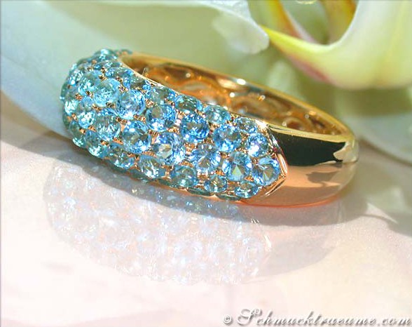 Blautopas Pavé Ring: Gelbgold 585 mit 2.450 Karat Steinen