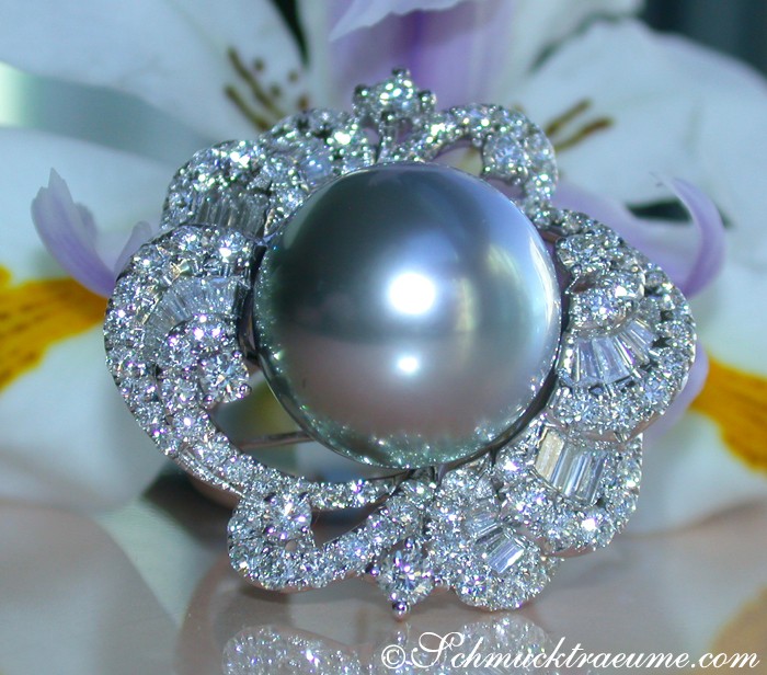 Florales Tahitiperlen-Ring-Detail mit Brillanten & Diamanten, 15 mm, 2.800 Karat