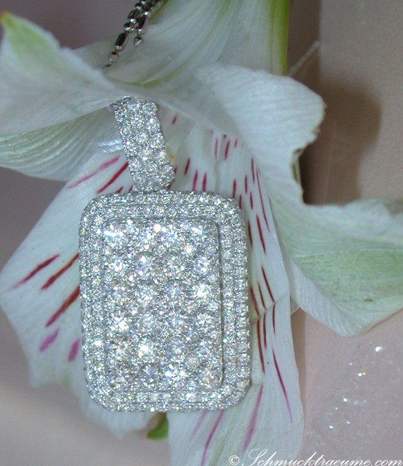 Prachtvoller Brillanten-Anhänger in Weißgold mit 3,01 ct. Diamanten