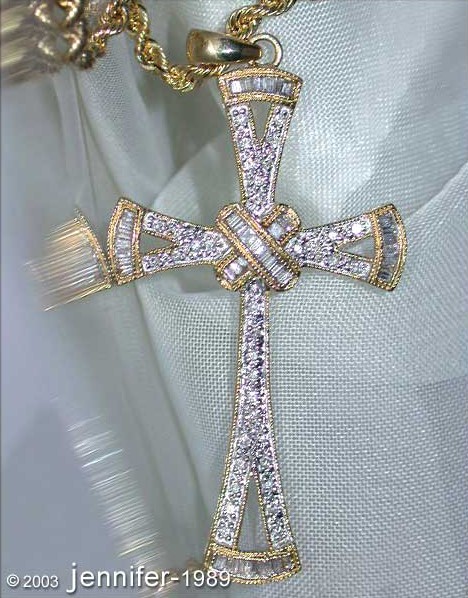 Goldener Diamantkreuzanhänger mit 0.50 Karat Diamanten
