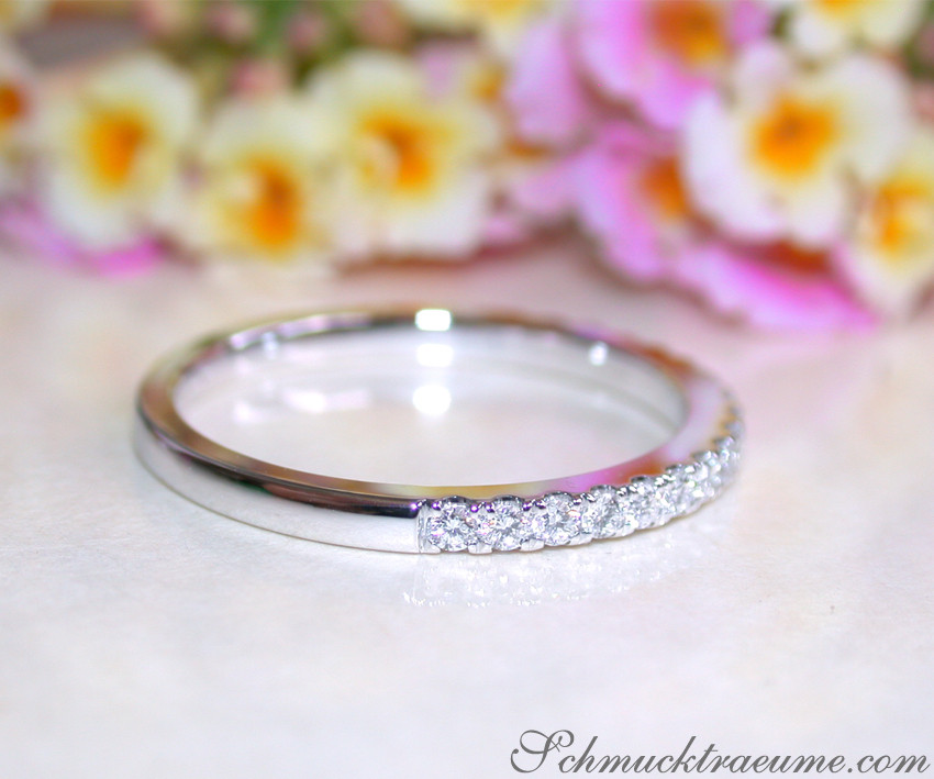 Ewig klassischer Brillanten Memory Ring in Weißgold - Image 7