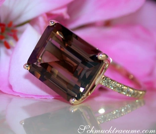 Rauchquarz-Ring mit naturbraunen Diamanten in Gelbgold