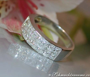 Prinzessdiamant-Bandring aus Weißgold mit TW VS, Detailaufnahme