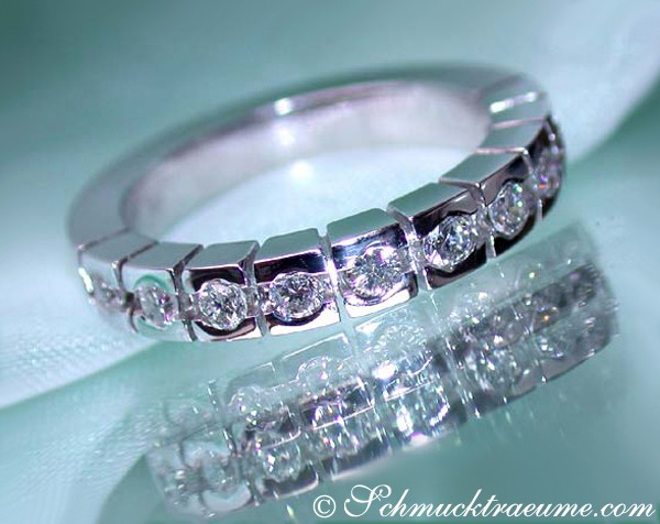 Schwerer Diamanten Memory Ring in Weißgold mit 0.700 Karat TW VS Diamanten