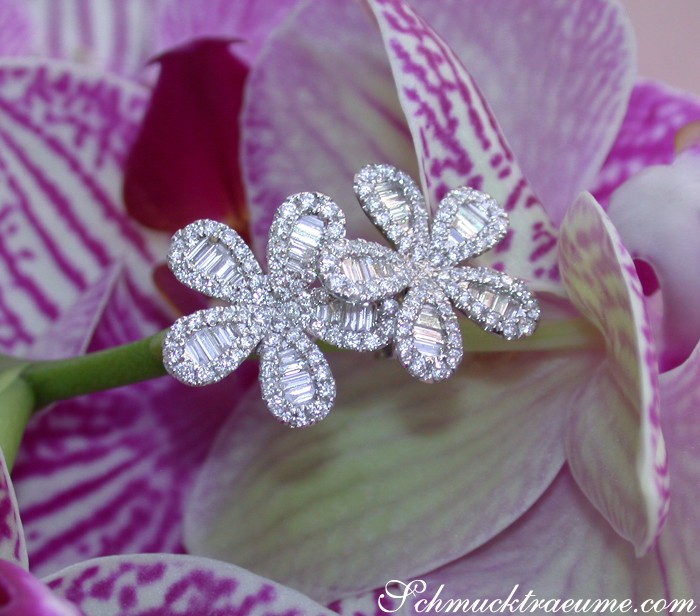 Weißgold 585 Blüten-Diamant-Ohrstecker mit 1.540 Karat TW SI Diamanten