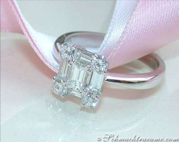 Weißgold-Ring mit Carré-Diamanten, Detailaufnahme, elegant und aufwendig verarbeitet