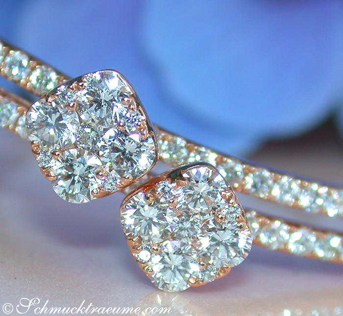 Klassischer Brillanten-Armreif aus Roségold, detailreich, elegant geschwungen