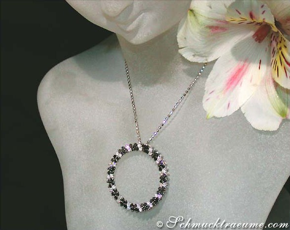Edler Kreis Anhänger mit schwarzen & weißen Diamanten - Image 3