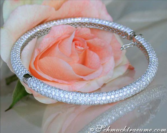 Erstklassiger Brillanten Armreif (12,30 ct.) - Image 4
