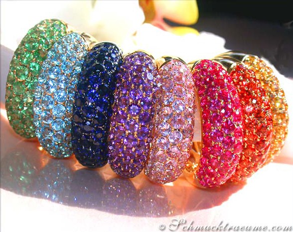 Rosa Saphir Pavéring in Gelbgold 585, detailreiches Schmuckstück