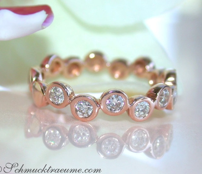 Edler Diamanten Memory Ring in Roségold, detailreich, elegant, Schmuckträume. Edler Diamanten Memory Ring in Roségold, detailreich, elegant, Schmuckträume.
