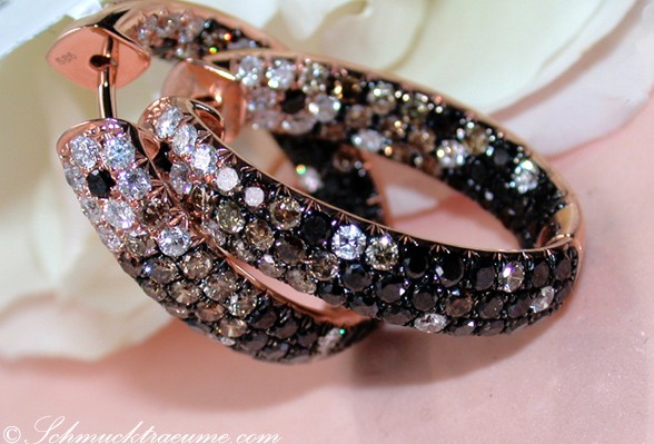 Ausgesuchte Creolen mit schwarzen Diamanten, naturbraunen und weißen Brillanten - Image 4