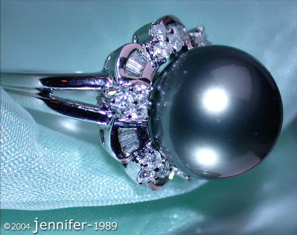 Tahitiperlen-Ring in Weißgold mit Baguette- und Brillant-Diamanten