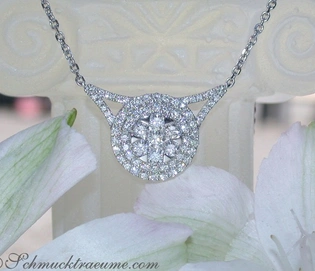 Weißgold 750 Halskette mit Diamant-Blüte, exquisit verarbeitet