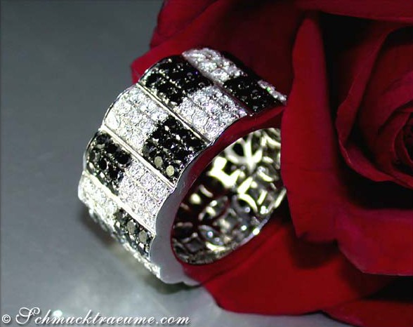 Puristischer Memory Ring mit schwarzen Diamanten & weißen Brillanten - Image 7