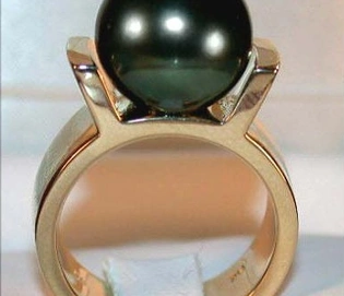 Gelbgold 585 Ring mit 12-13 mm Tahitiperle, massiver Perlenring